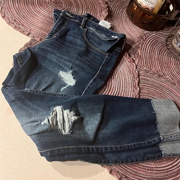 NWT HOLLISTER JEANS , 9R , 29W light & dark jeans - Picture 2 of 4